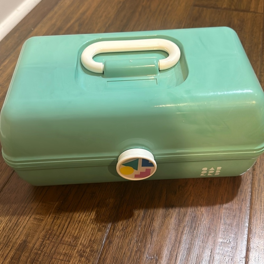Teal caboodle!